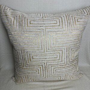 NEW  Daniel Stuart Studio PREMIUM Craftsmansship Pillow Sumatra Champagne